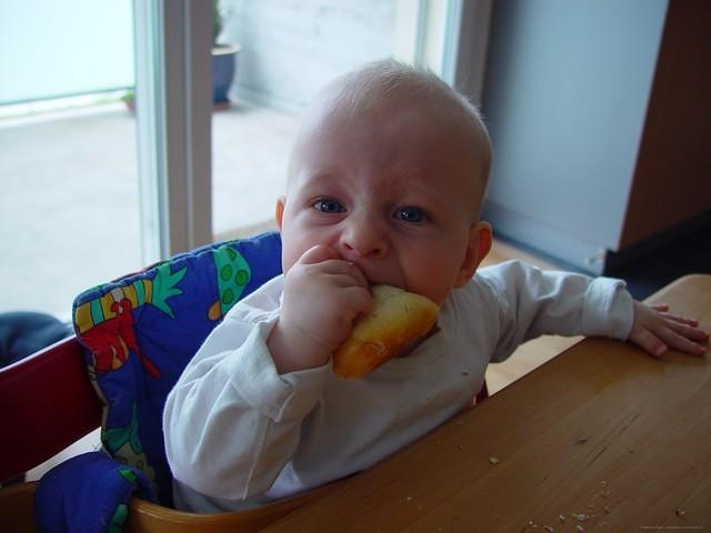 1 Weggli essen 1