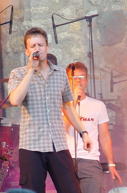 Living G 17