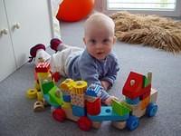 Mike mit Zug 1